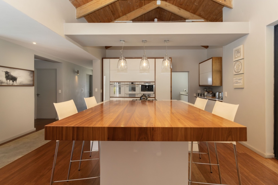 To Let 4 Bedroom Property for Rent in Big Bay Western Cape